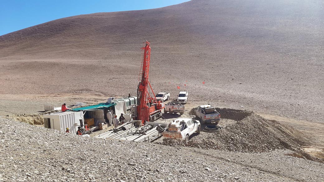 Diamond drill rig positioned for the maiden drill hole at La Peña